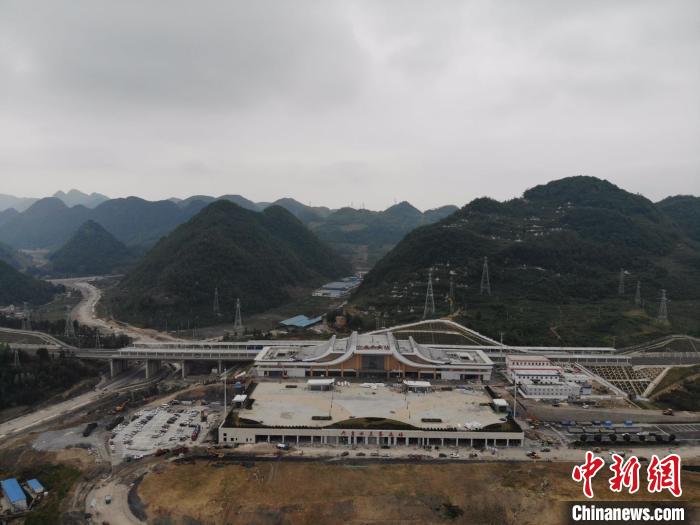 貴州省首條城際高速鐵路——安六鐵路開始聯(lián)調聯(lián)試。中國鐵路成都局集團公司供圖