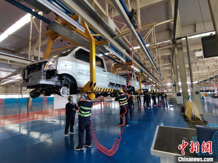 4月初，成功汽車全面復(fù)工復(fù)產(chǎn)。尤其是隨著疫情得到控制，該公司的生產(chǎn)力度也不斷加大?！「唢w 攝