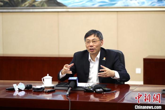 近日，全國人大代表、浪潮集團董事長兼CEO孫丕恕接受媒體采訪。浪潮集圖供圖