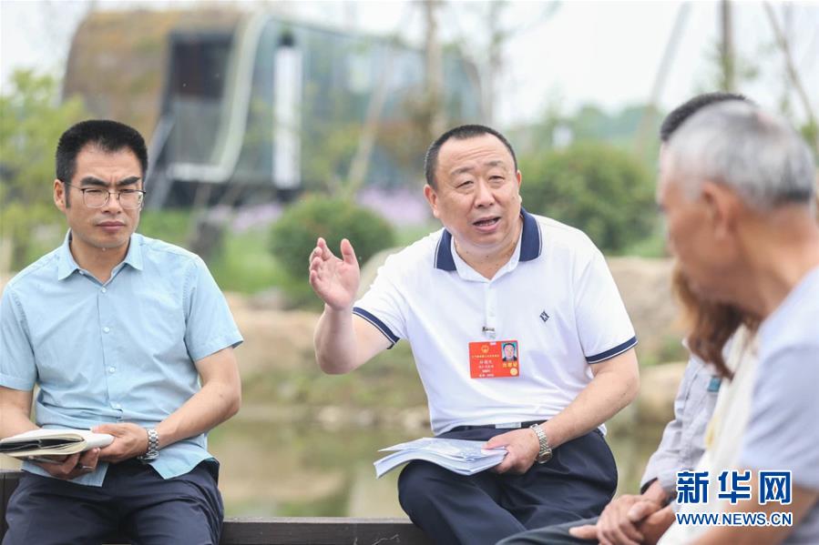 （新華全媒頭條·兩會(huì)精神看落實(shí)·圖文互動(dòng)）（2）整體謀劃、系統(tǒng)升級(jí)、全面提升——落實(shí)全國兩會(huì)精神織牢織密公共衛(wèi)生防護(hù)網(wǎng)