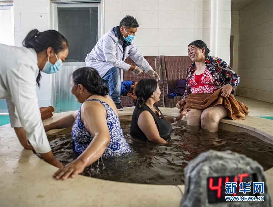 （新華全媒頭條·走向我們的小康生活·圖文互動）（10）扎西德勒，我們的新家園——西藏易地扶貧搬遷搬出幸福美好新生活