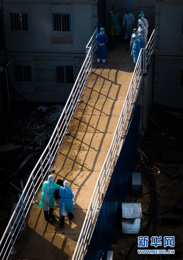 (新華全媒頭條·圖文互動)(15)偉大旗幟引領歷史巨變——習近平新時代中國特色社會主義思想指引“十三五”經(jīng)濟社會發(fā)展述評